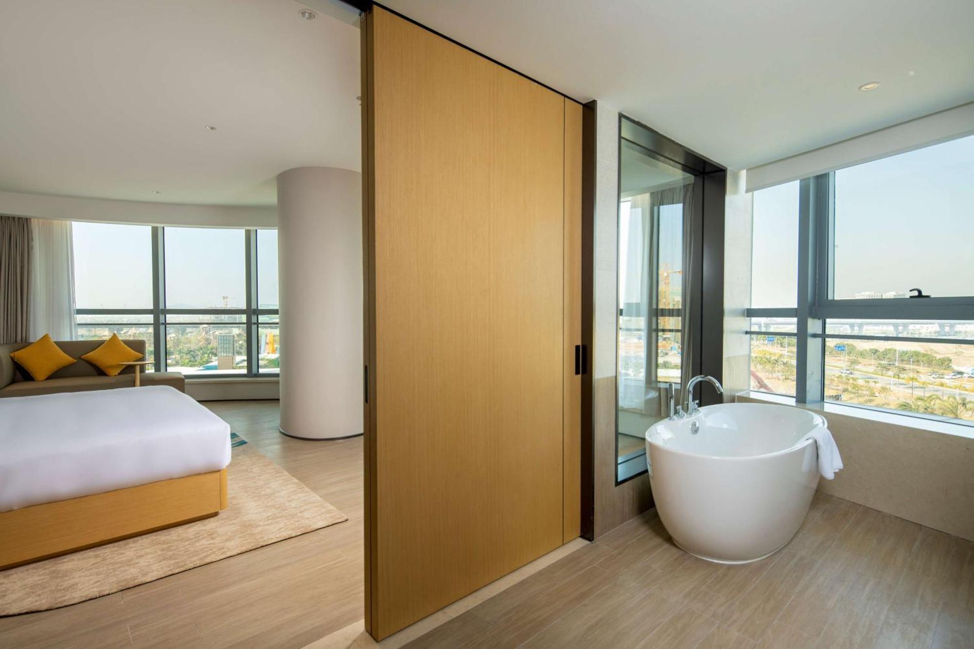 Hilton Garden Inn Zhuhai Hengqin Sumlodol Park Екстериор снимка