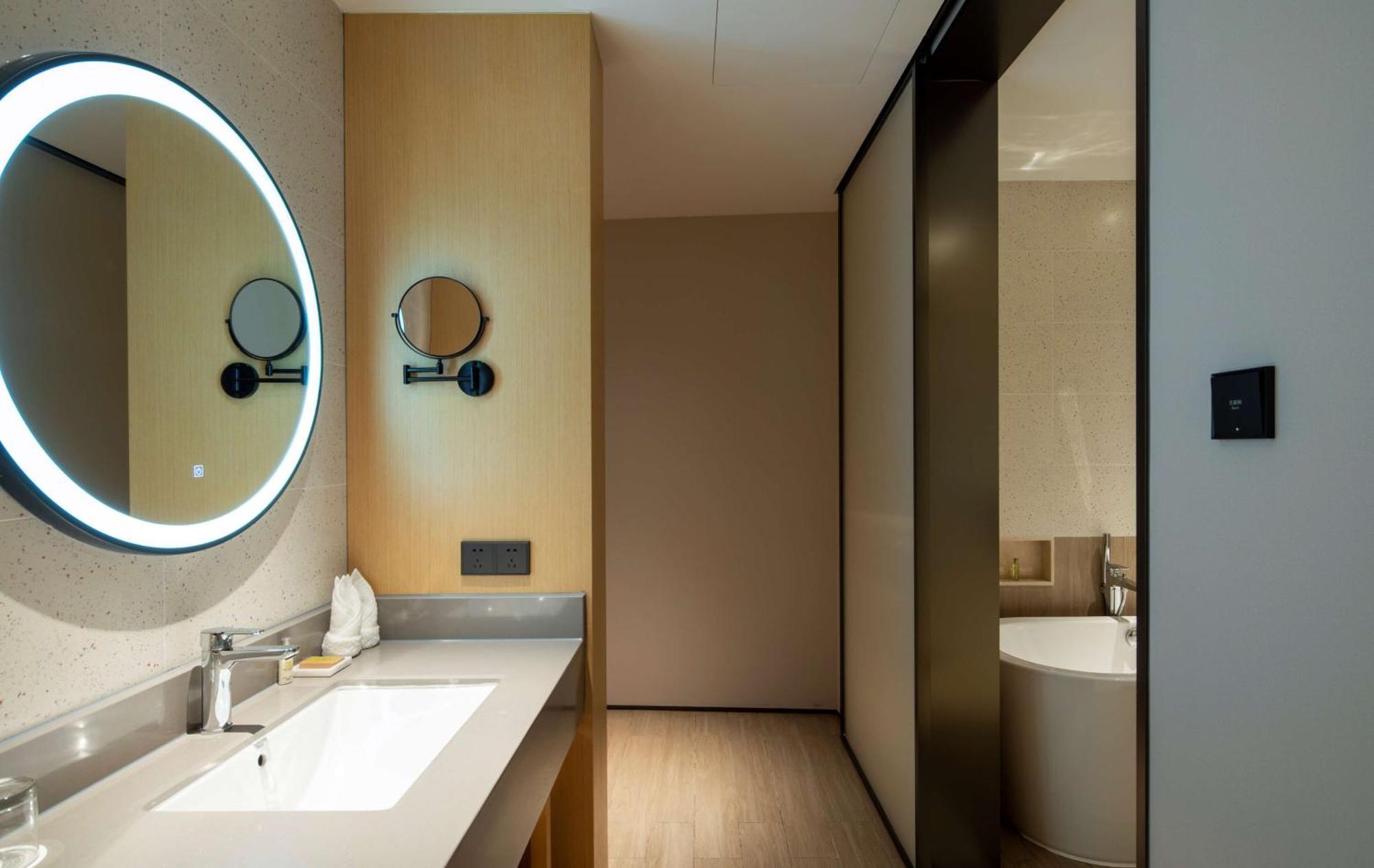 Hilton Garden Inn Zhuhai Hengqin Sumlodol Park Екстериор снимка